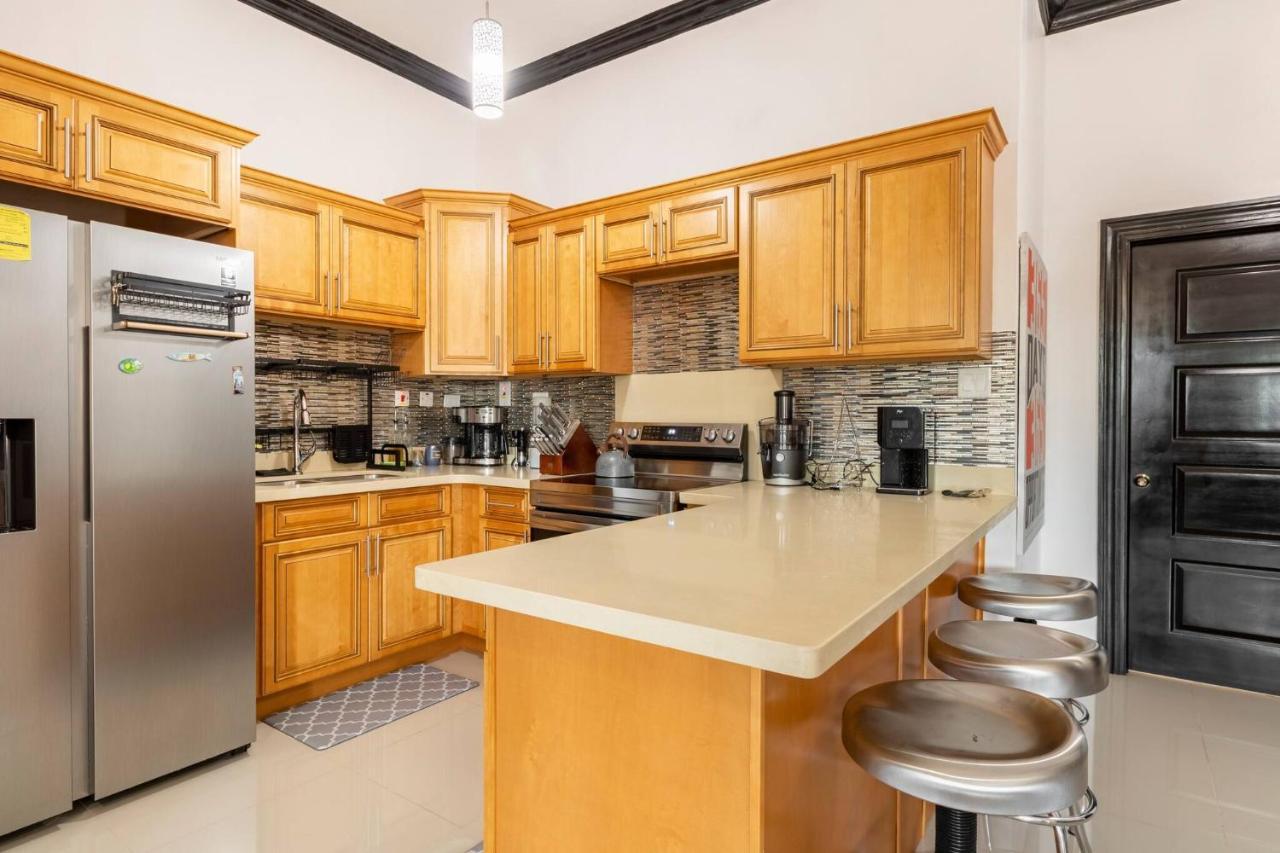 Brand New Pool Manor Park With Wifi Centrally-Located Kingston Exterior photo