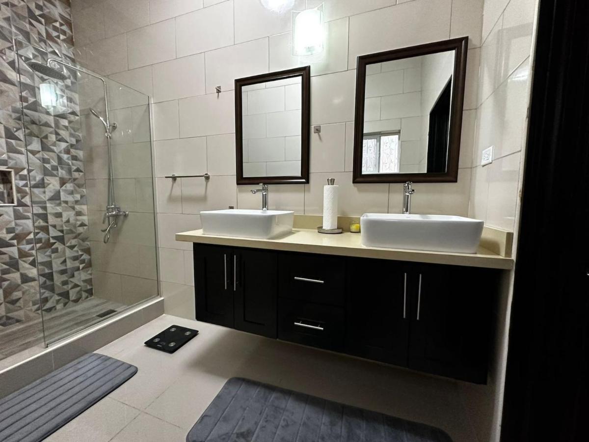Brand New Pool Manor Park With Wifi Centrally-Located Kingston Exterior photo
