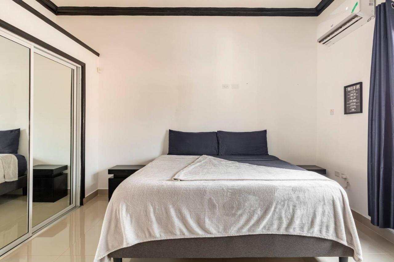 Brand New Pool Manor Park With Wifi Centrally-Located Kingston Exterior photo
